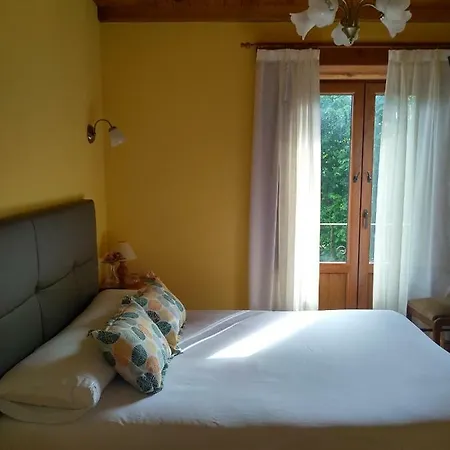 Casa De Aldea La Xunta Hébergement de vacances Onís