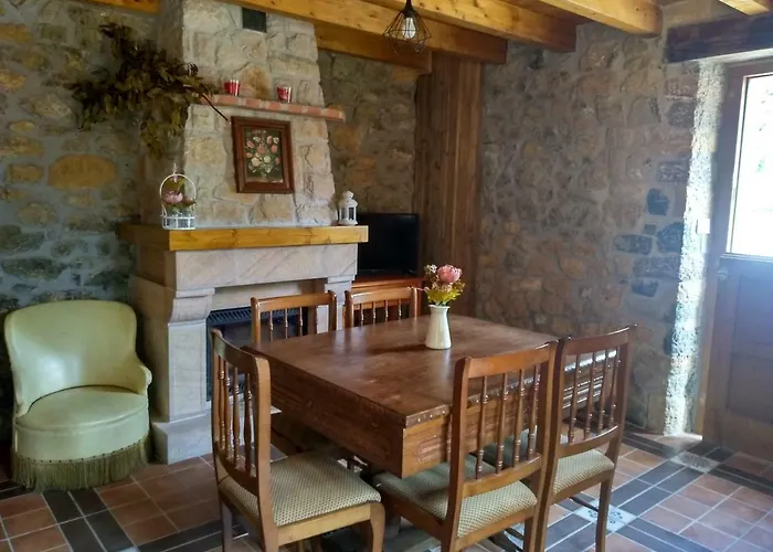 Casa De Aldea La Xunta